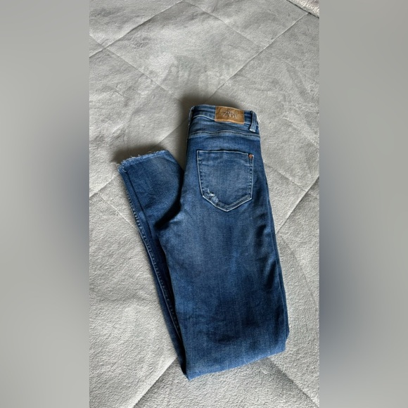 Zara high waisted jeans size 2 - Picture 6 of 6